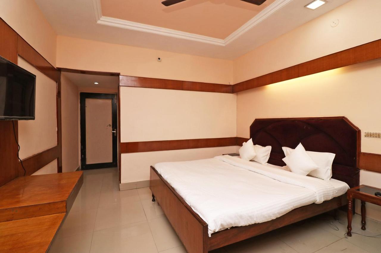 Spot On 37002 Hotel Natraj Bilāspur Esterno foto