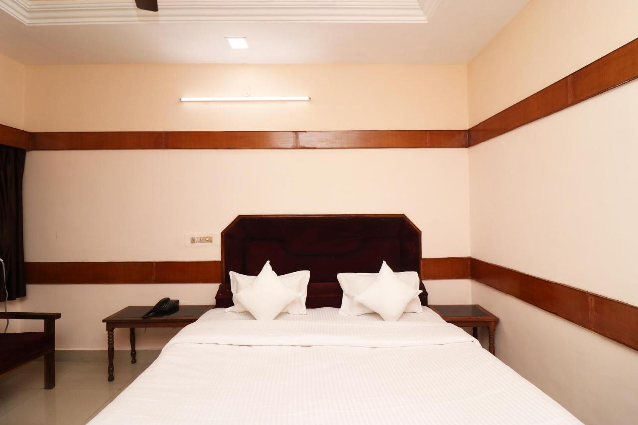 Spot On 37002 Hotel Natraj Bilāspur Esterno foto
